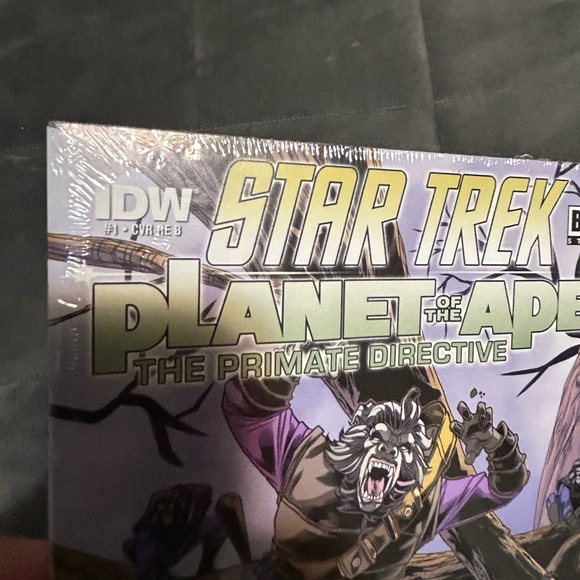STAR TREK/PLANET OF THE APES COMIC BOOK - Picture 2 of 9